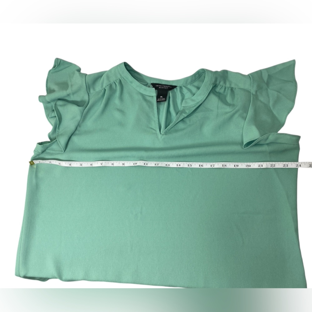 Investments Petites Women’s L Green Light & Flowy V-neck Ruffle Short Sleeve Top - Picture 8 of 8